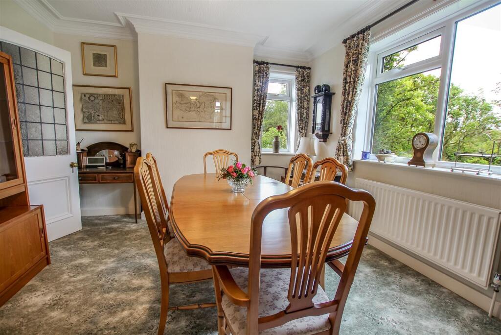 dining room.jpg