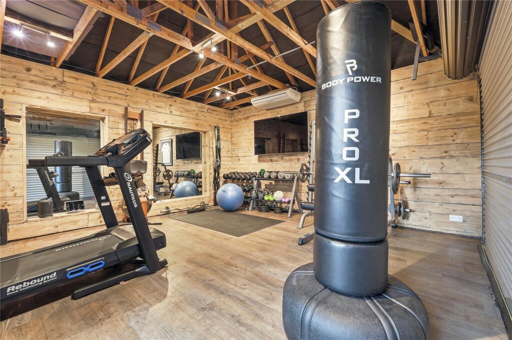 Garage/Gym