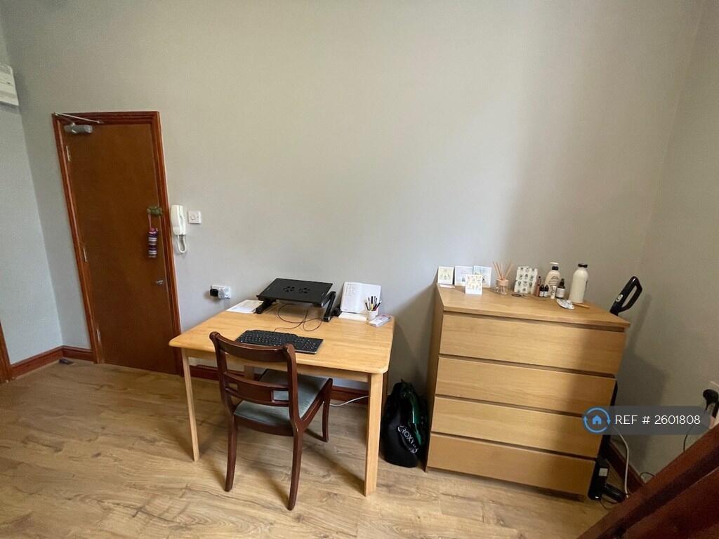 Living Area/Work Desk