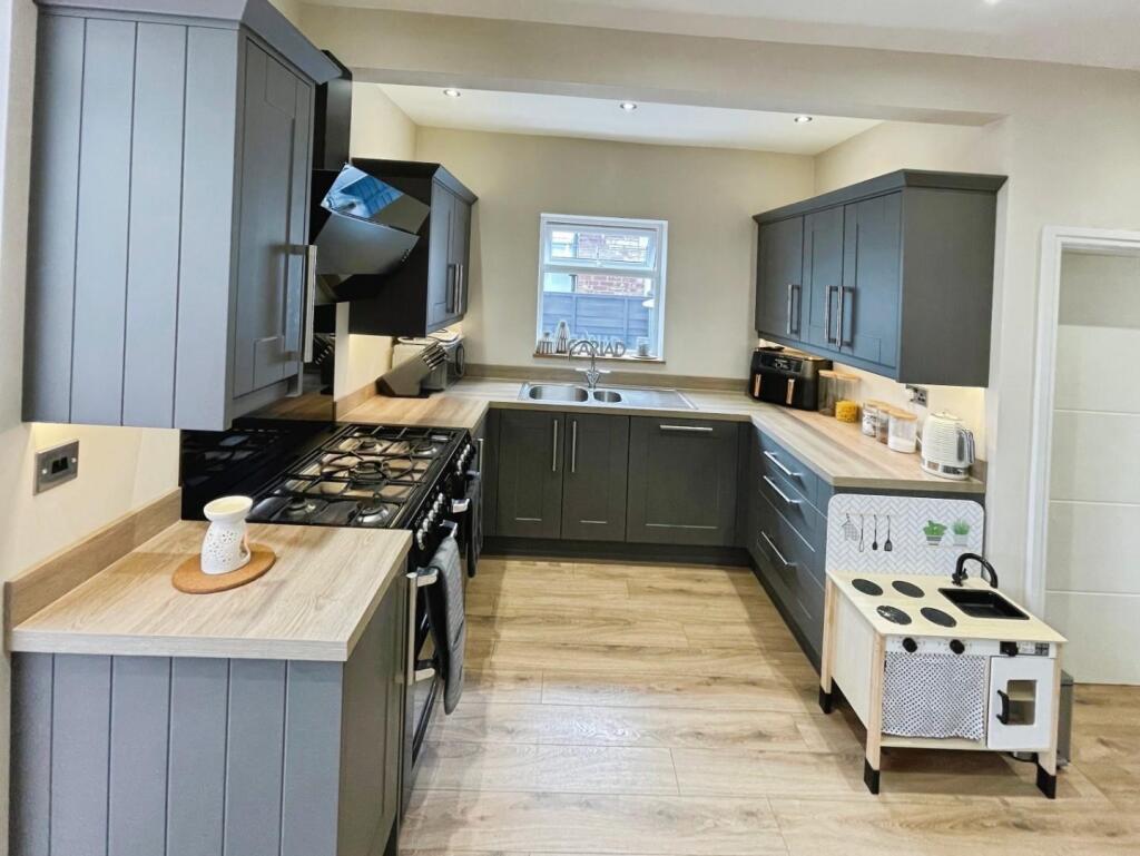 ef3f9561--4CE5-BCE0-6345C6F55076-12272-00000FB937D