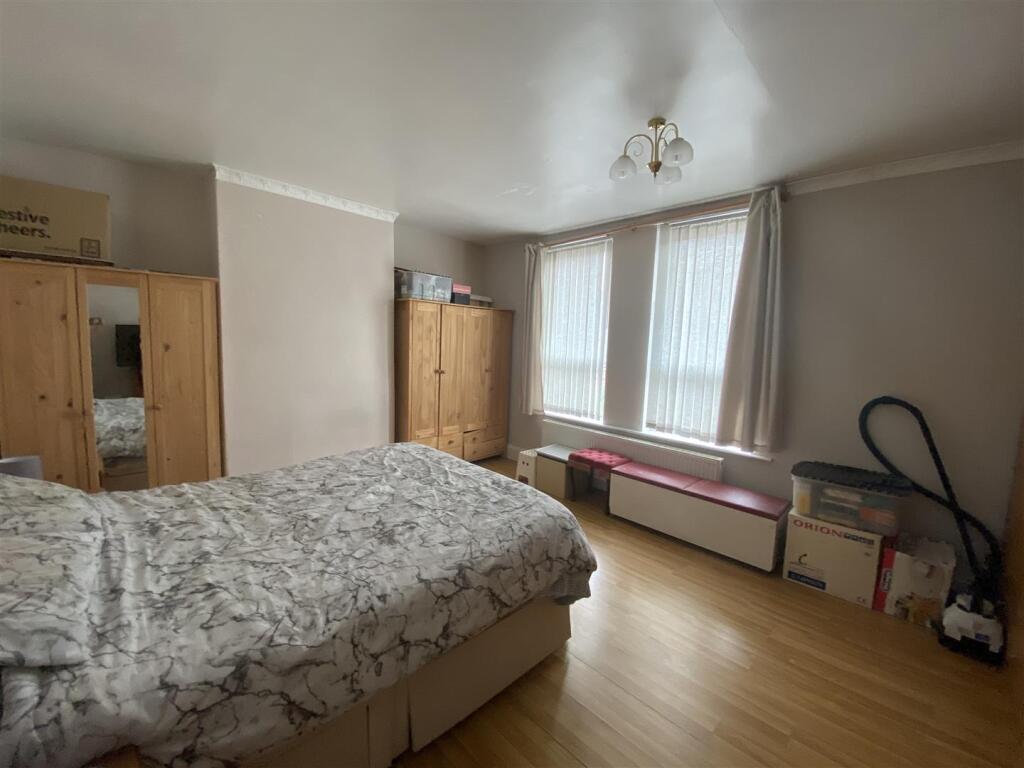 Bedroom no.1 front double: