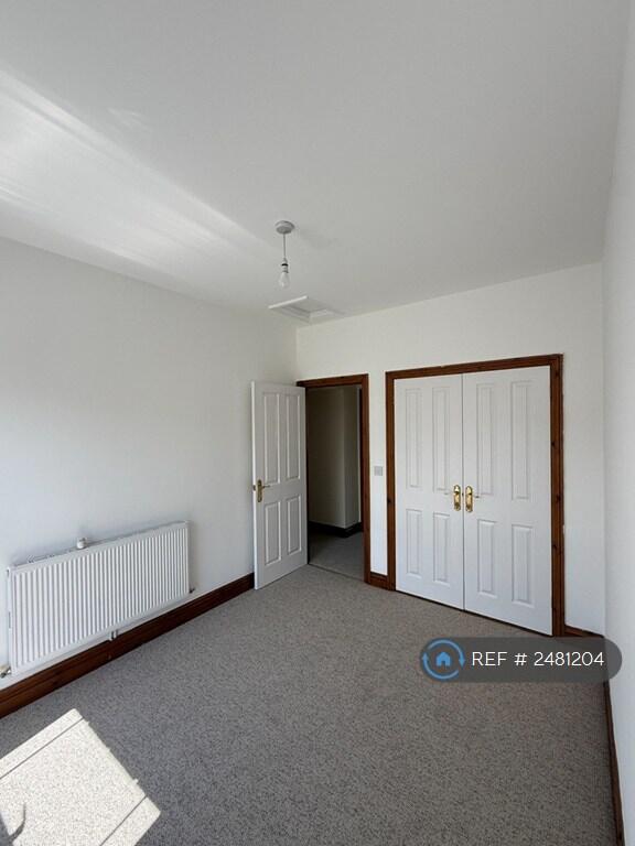 2nd Bedroom Walk In Wardrobe 