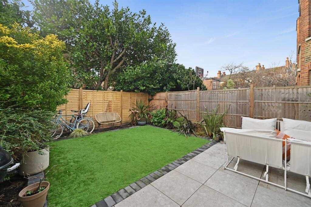 AR- Denehurst Gardens7.JPG