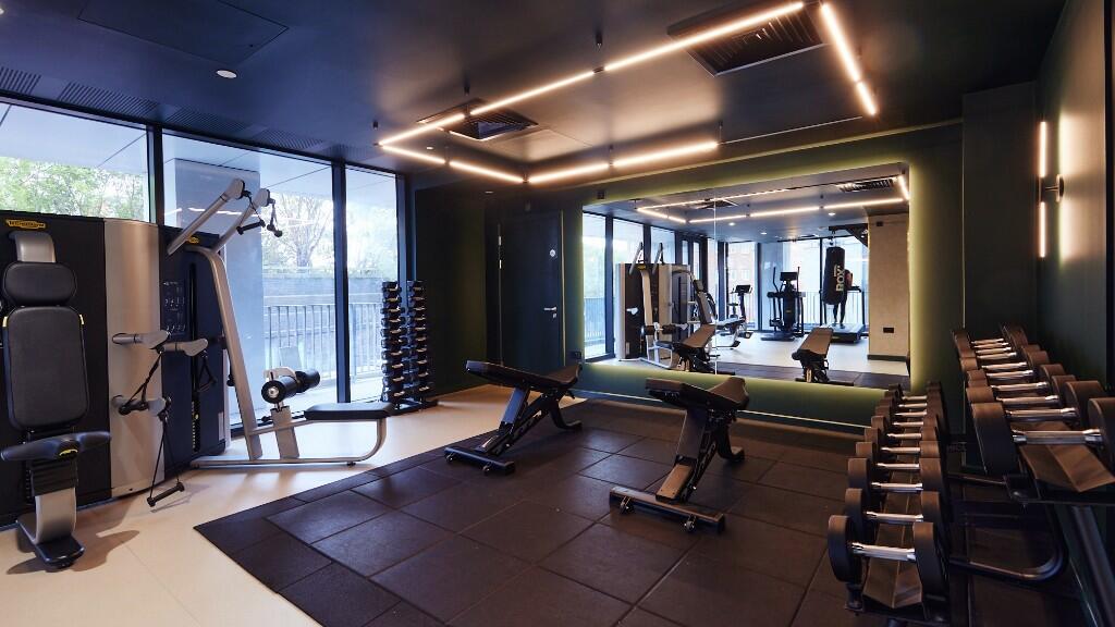 COMMUNAL GYM