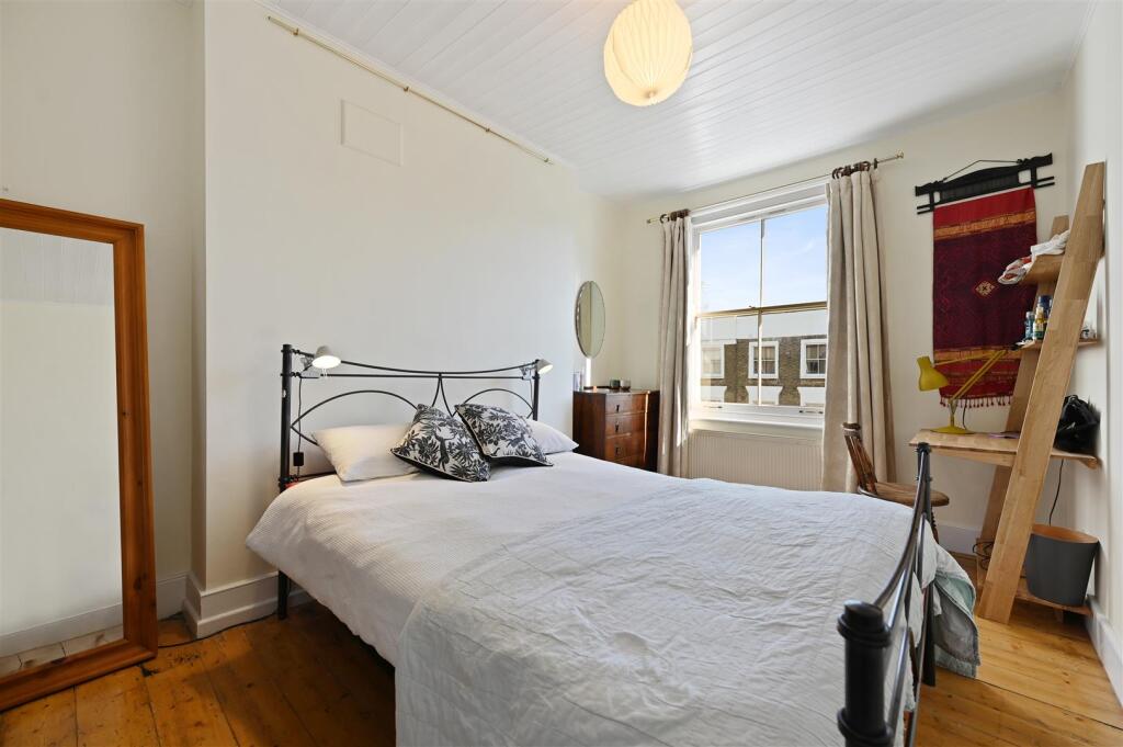 AR - Stanlake Road3.JPG