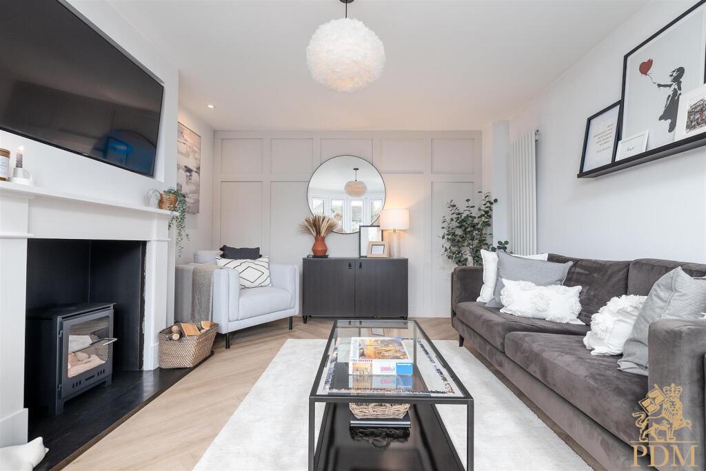 33 Thoresby Road Bramcote NG9 3EN