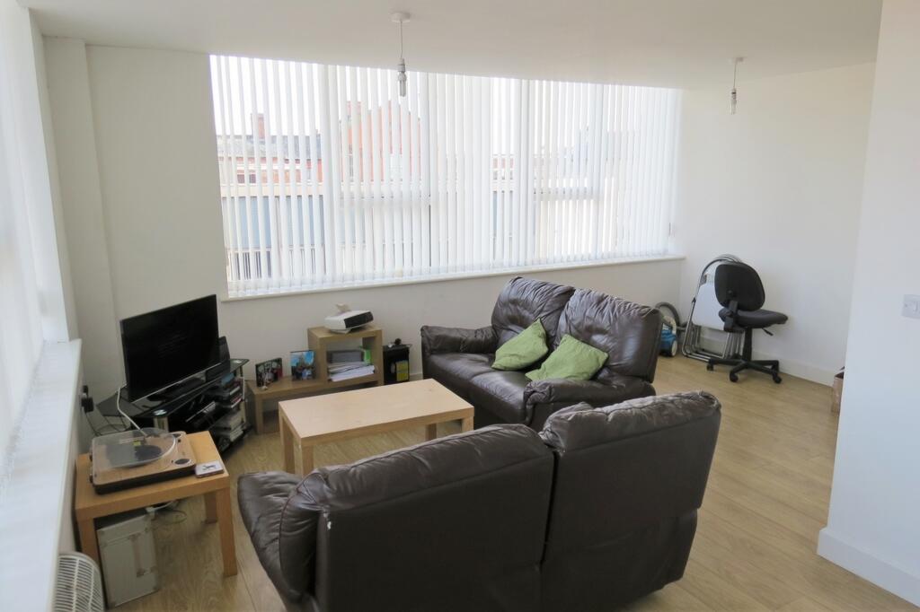 Lounge/Dining