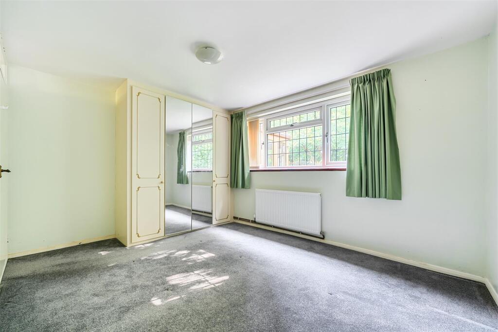 Bedroom 1.jpg