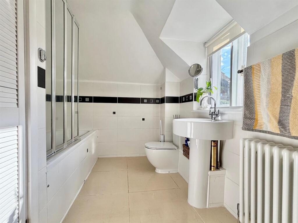 BATH1.jpg