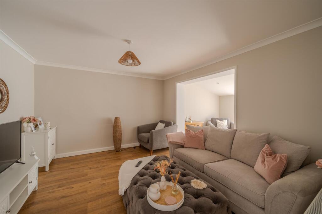 61 East Roedin-10.jpg