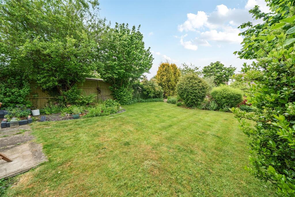 108 Brackley Road, Towcester