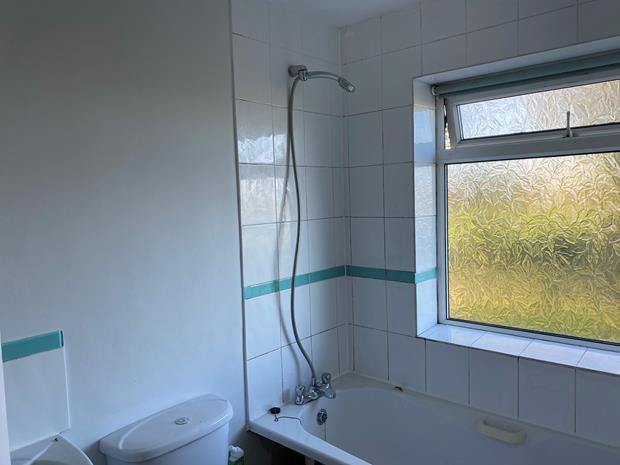 briggs lodge bathroom