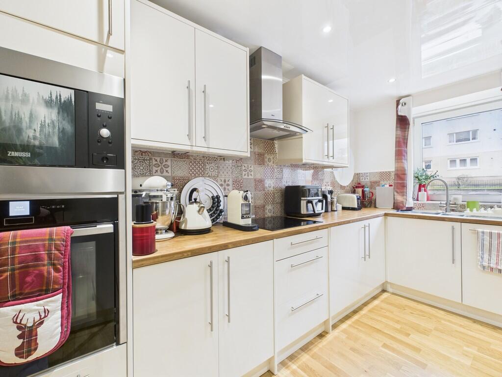 CAM05526G0-PR0054...