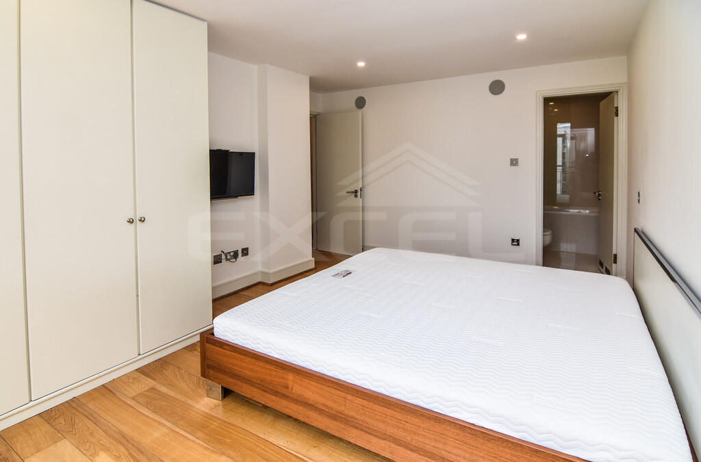 MASTER BEDROOM (2...