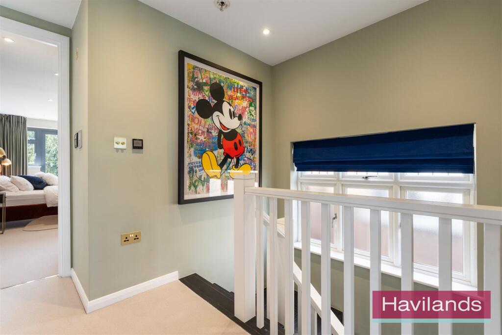 Winchmore Hill Road-9.jpg