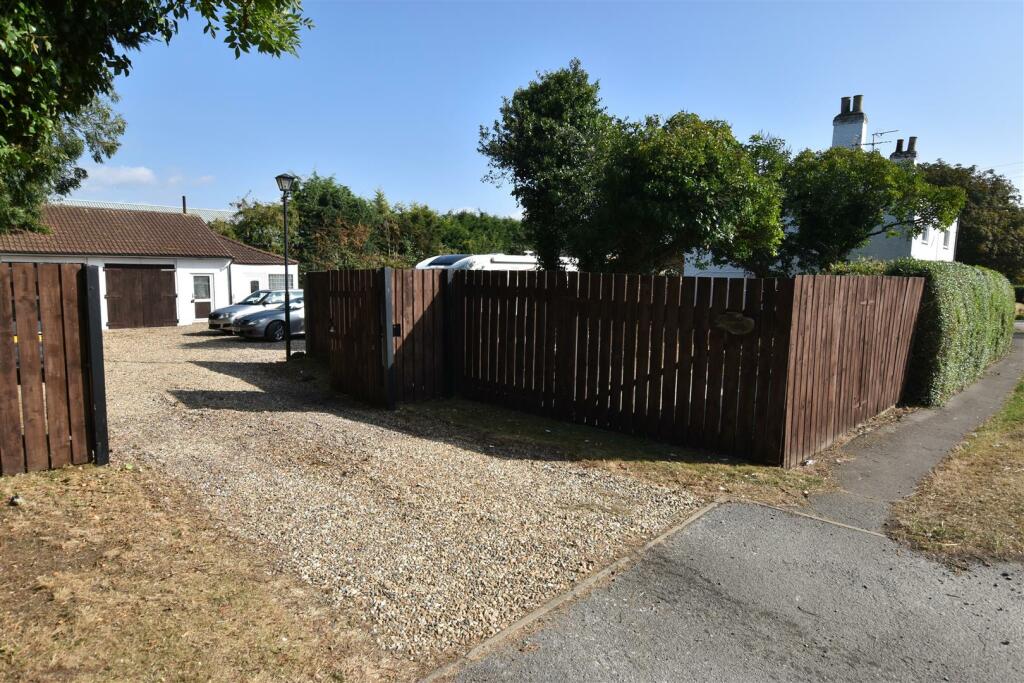Driveway Entrance.JPG