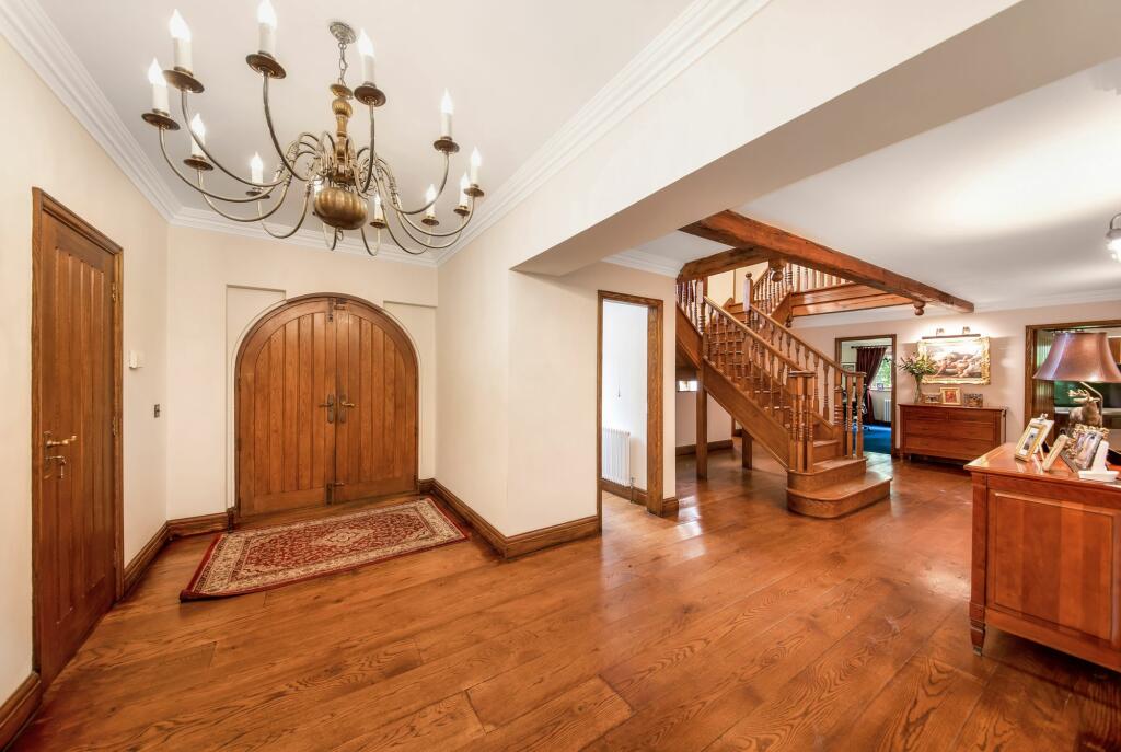 ENTRANCE HALL