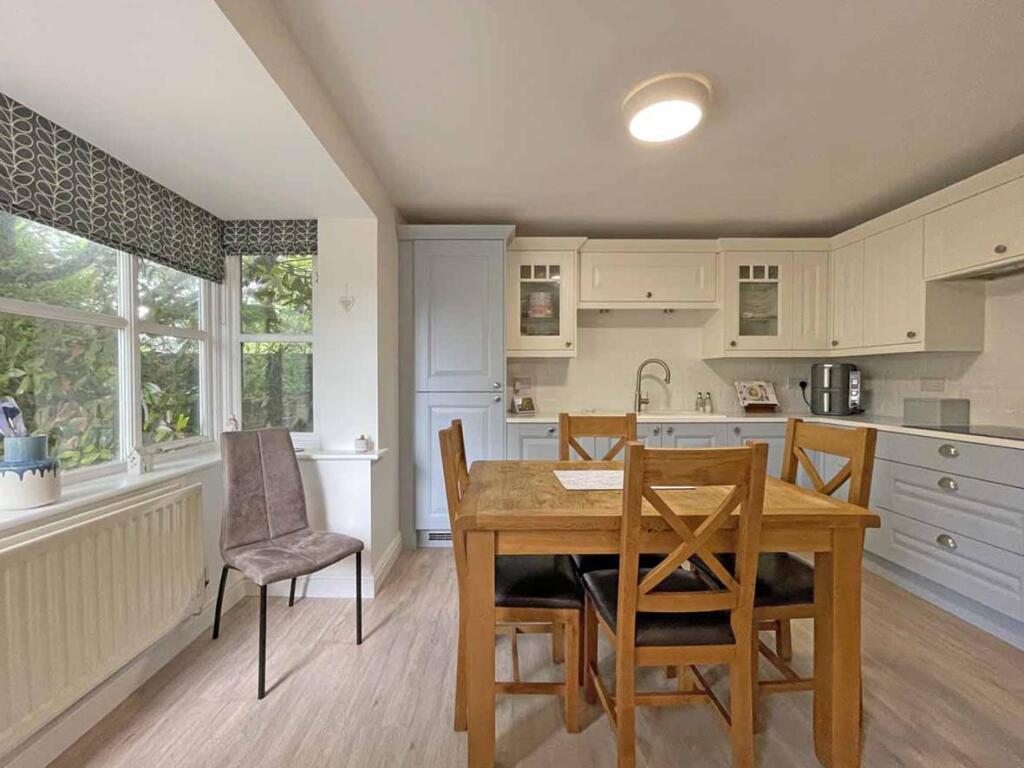 Temeraire Road 2 - Kitchen 2.jpg