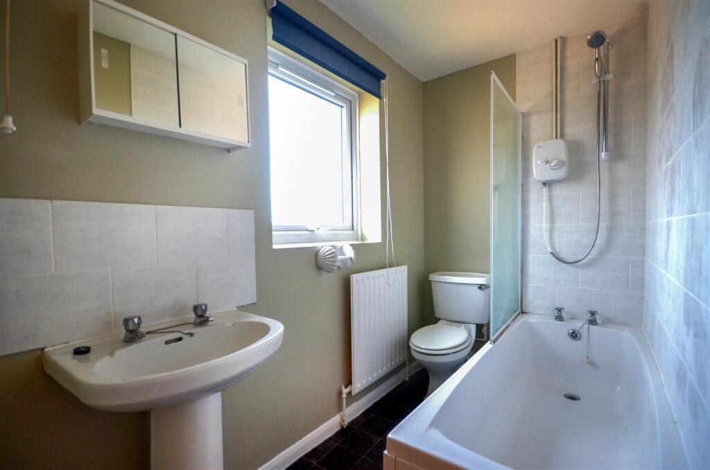 27 Larkspur Croft (7).JPG