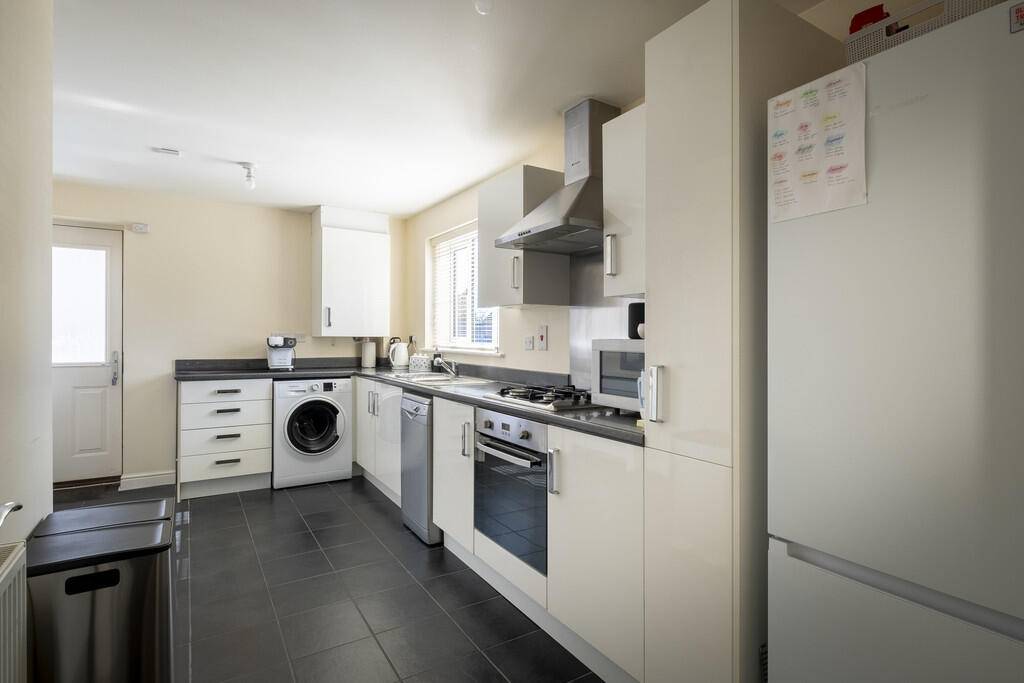 TamariskDrive-Kit...