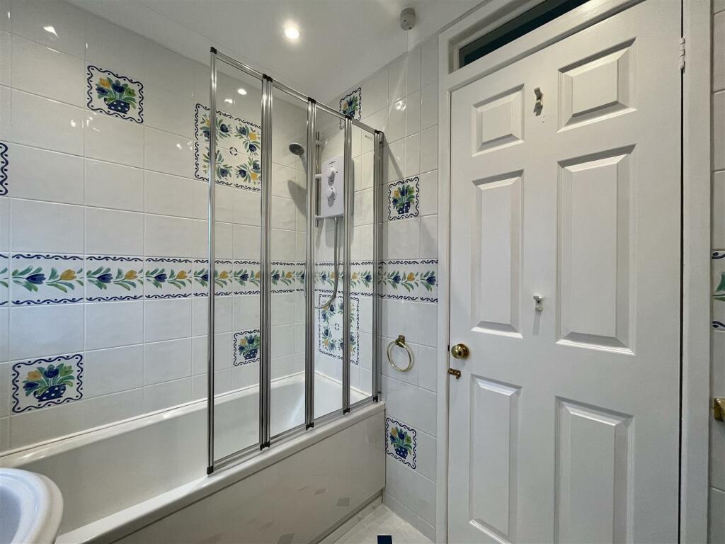 Bathroom Aspect 2