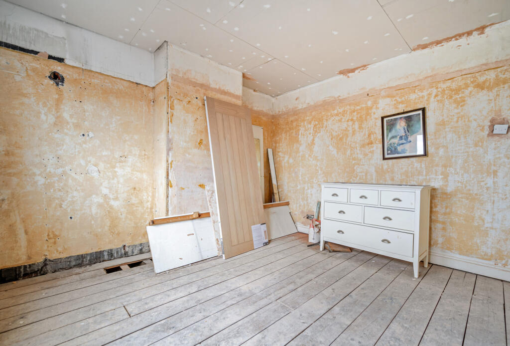 1328550-10-688b30...