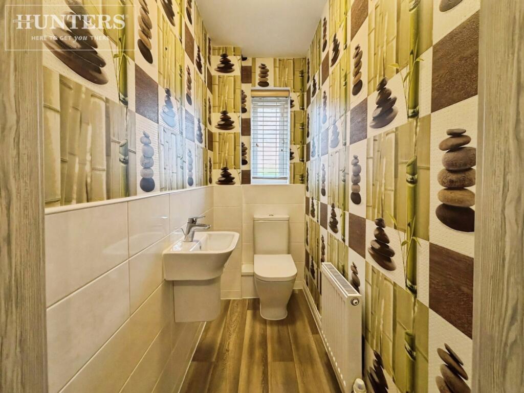 pbox-bathroom-332427.JPG