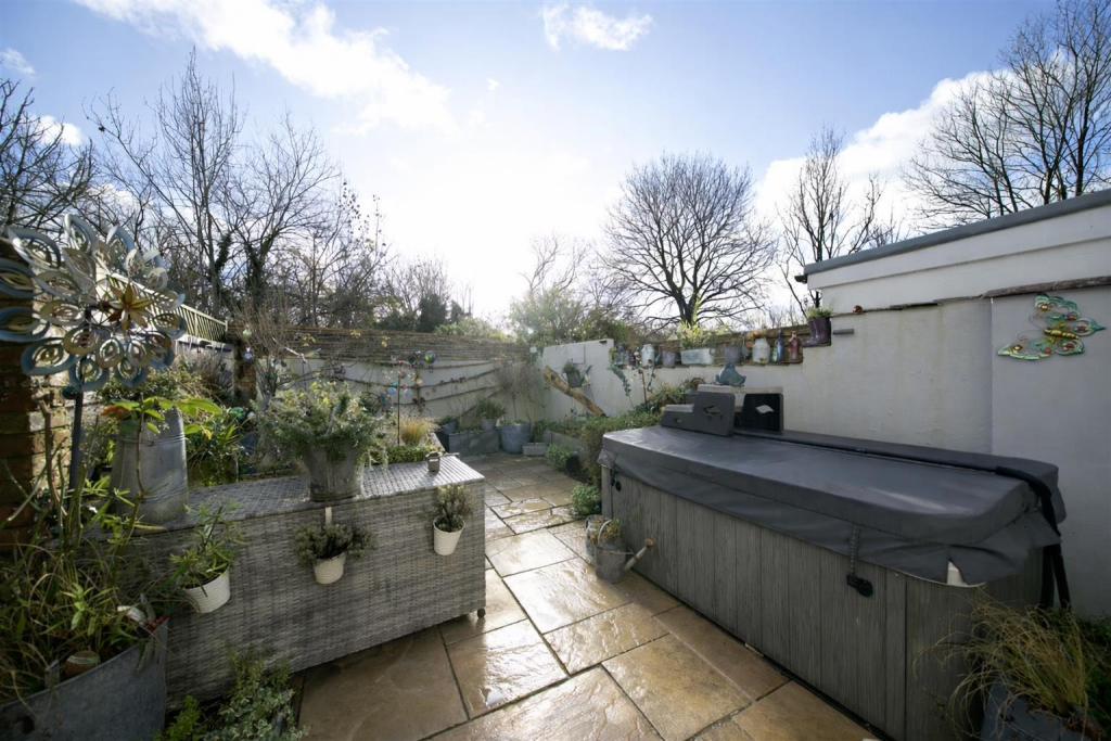 65 drch rd garden.png