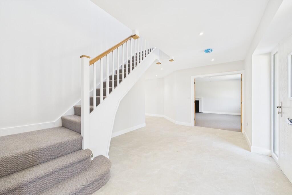 CAM01689G0-PR0456...