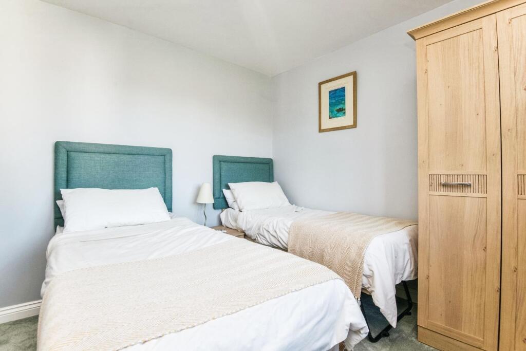 WhatsApp Image 2025-09-05 at 13.50.04 (9).jpeg