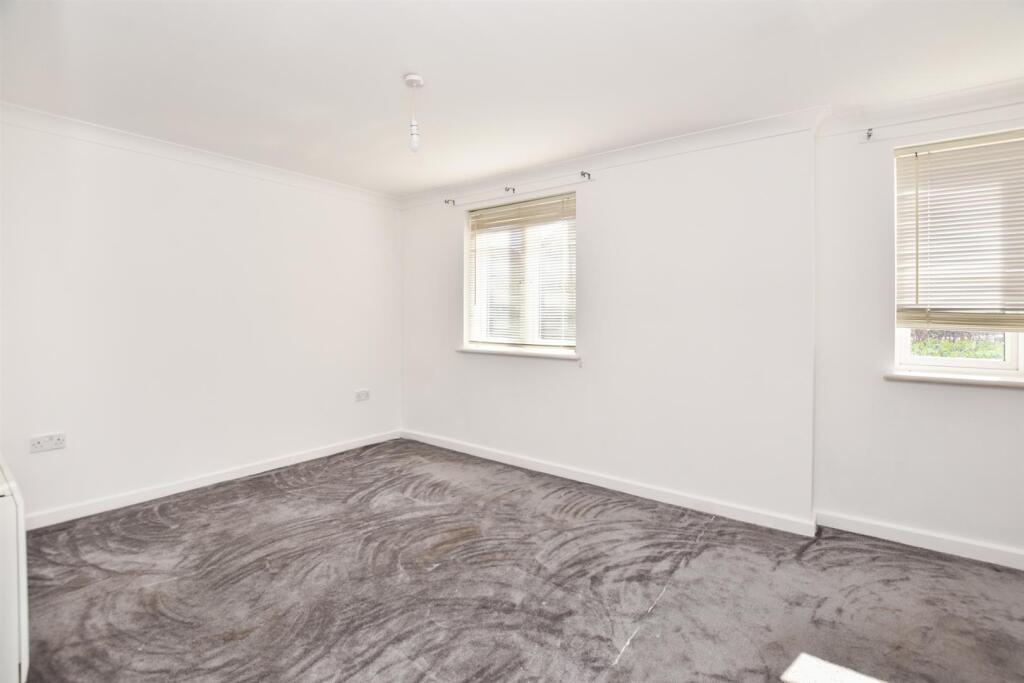 Bedroom B.jpg