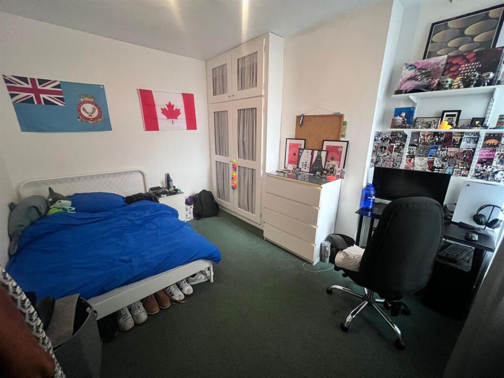 Bed4.jpg