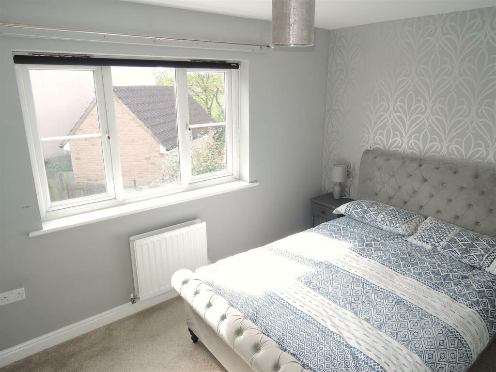 Bedroom 1 (2)