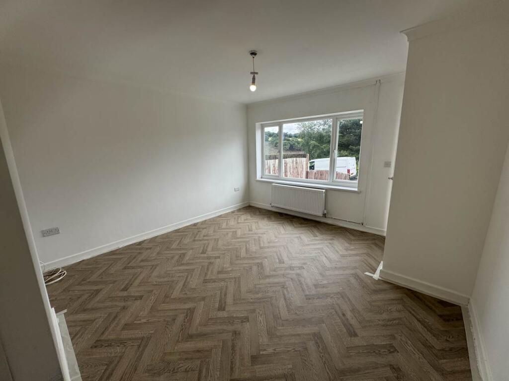 LIVING ROOM 1