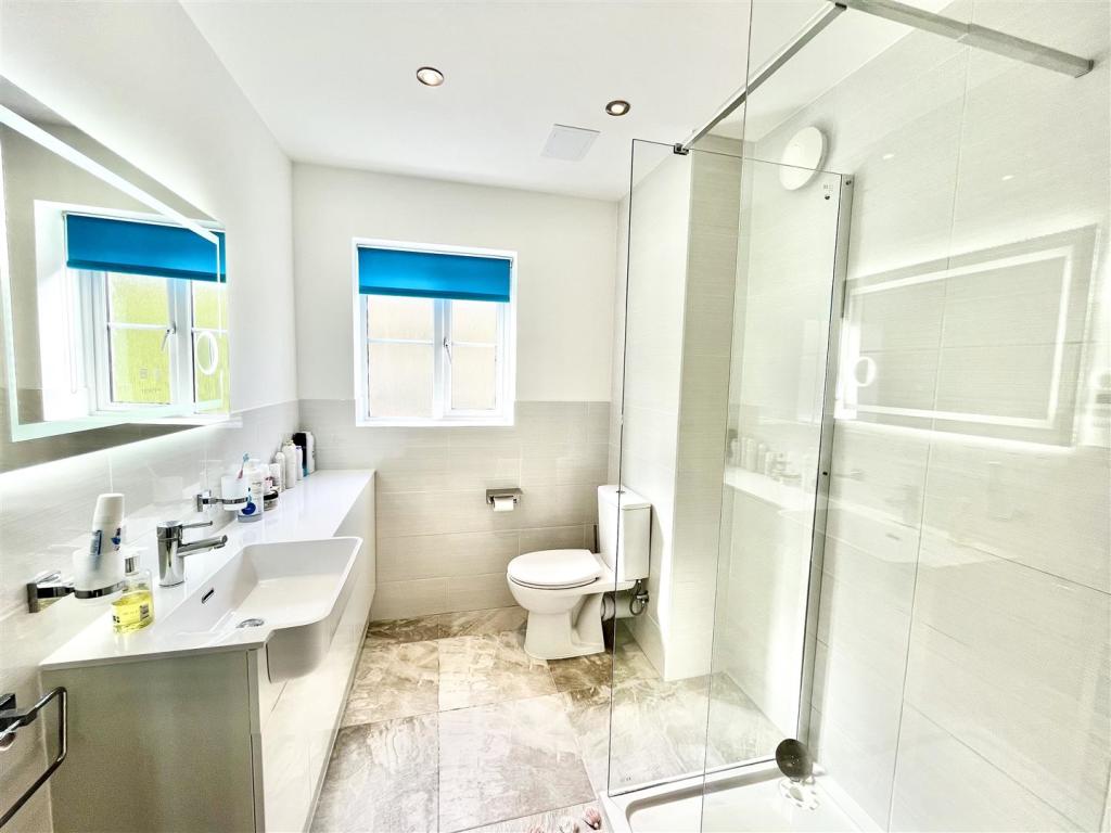 Main Shower Room.jpeg