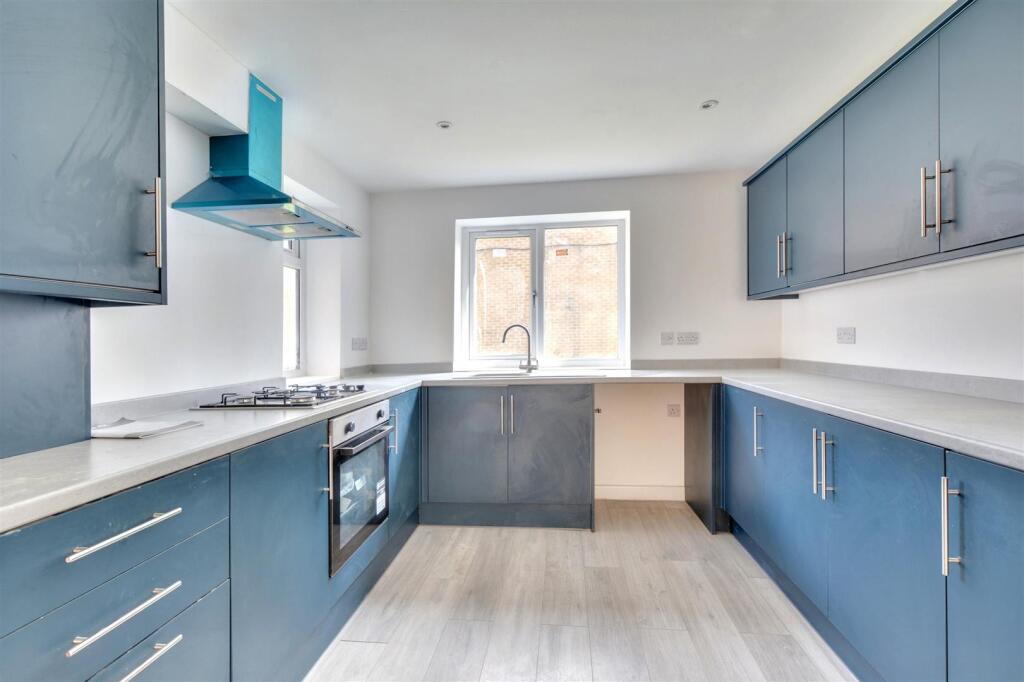 Kitchen_2.jpeg