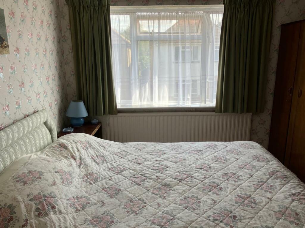 photo bedroom 1.jpg