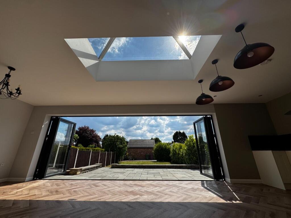 BIFOLD &amp; SKYLIGHT.jpg