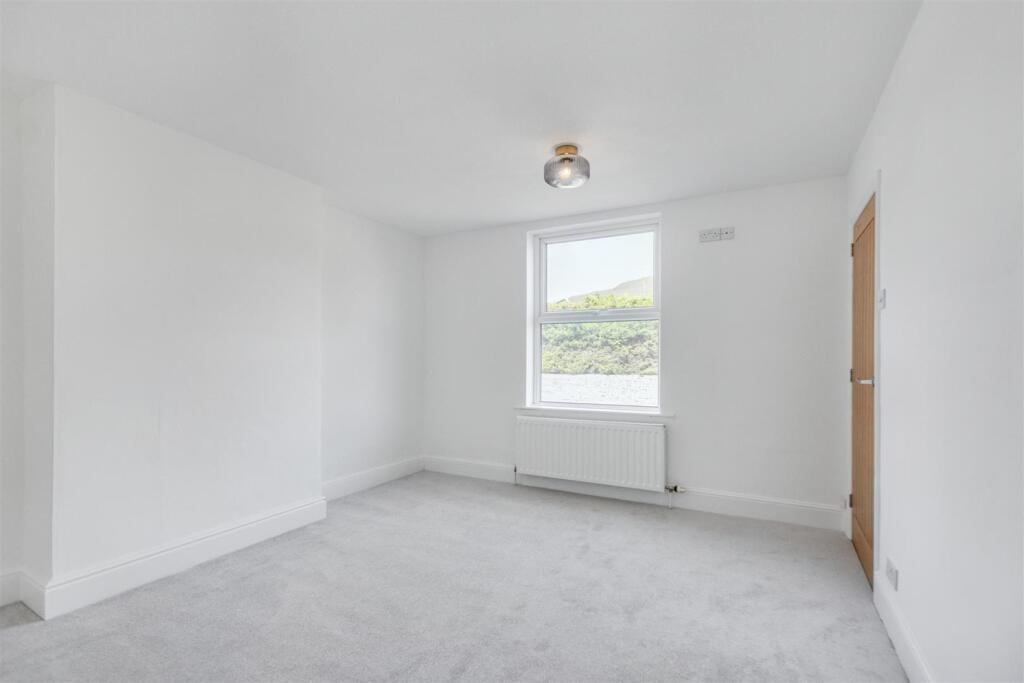 Bedroom 2_3.jpeg