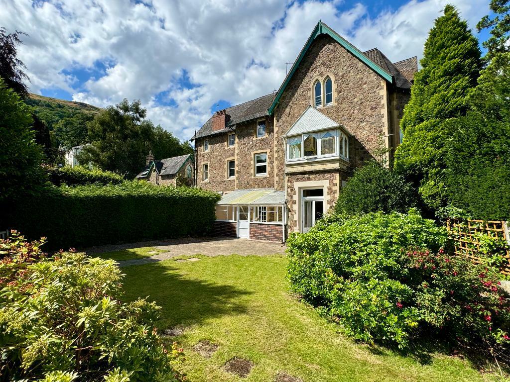 Ground floor apartment &amp; private garden