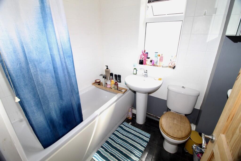 6BB63152-C884-49A...