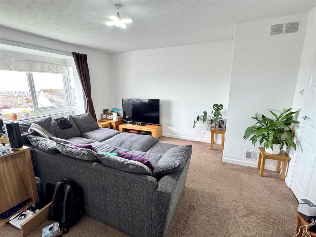 53a Penhallow Road Lounge