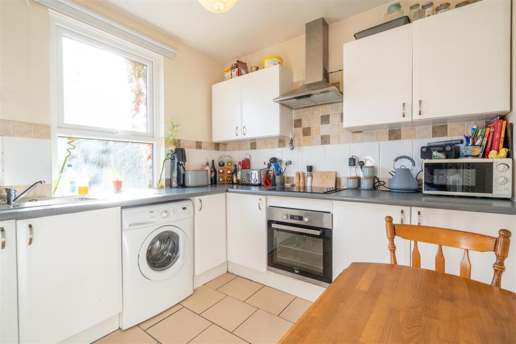 433A glossop - Kitchen