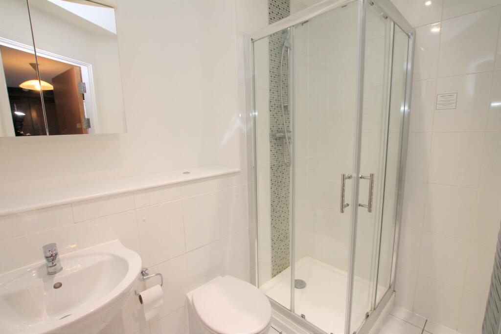 En+Suite+Shower+Room