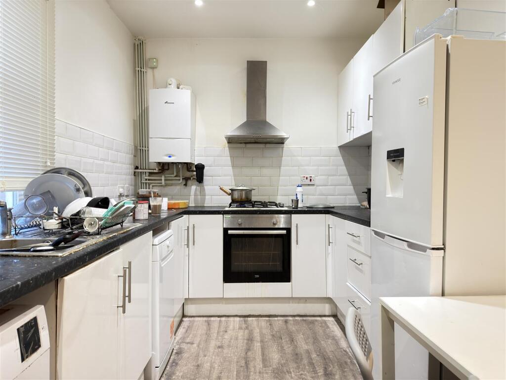 KITCHEN AND DINER