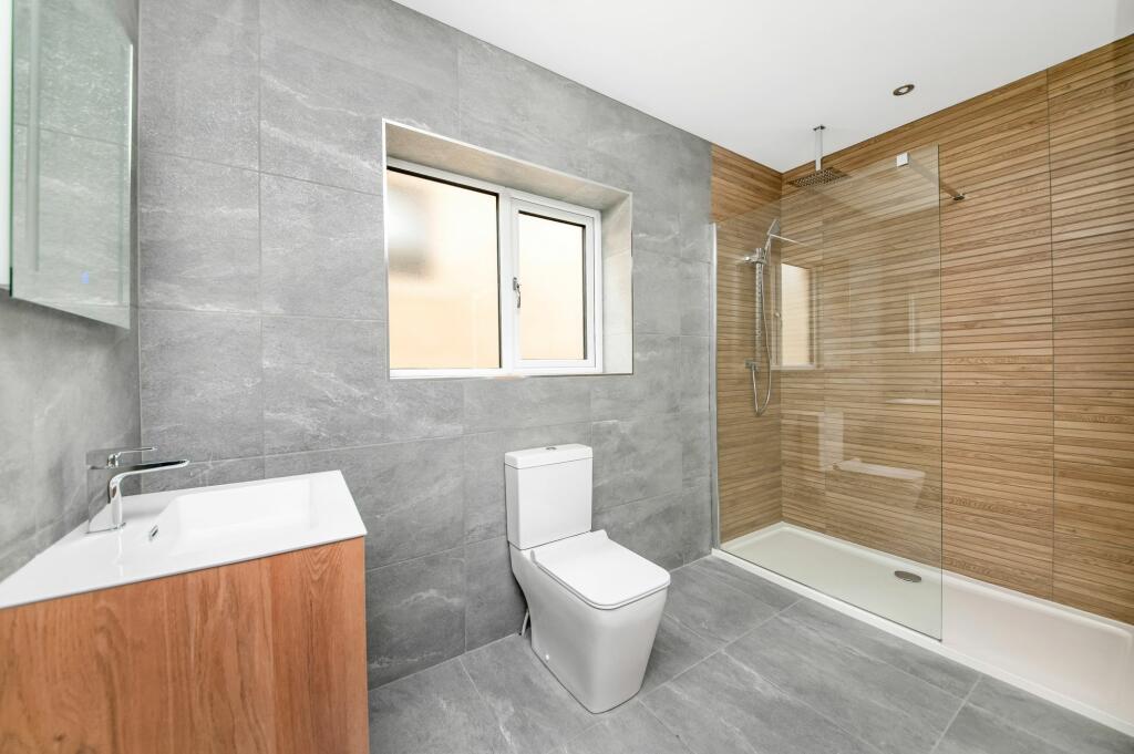 HOUSE BATHROOM