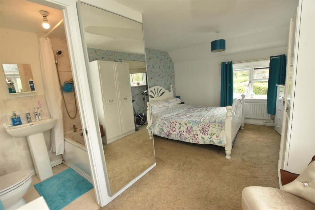 Bedroom 1 (master bedroom)