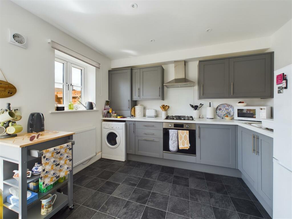 KITCHEN/ DINER