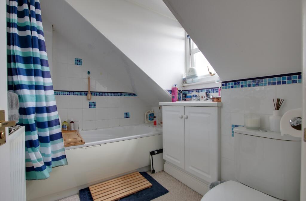 EN SUITE TO BEDROOM ONE