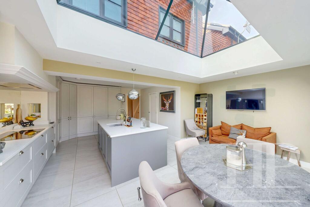 Kitchen/dining/family room